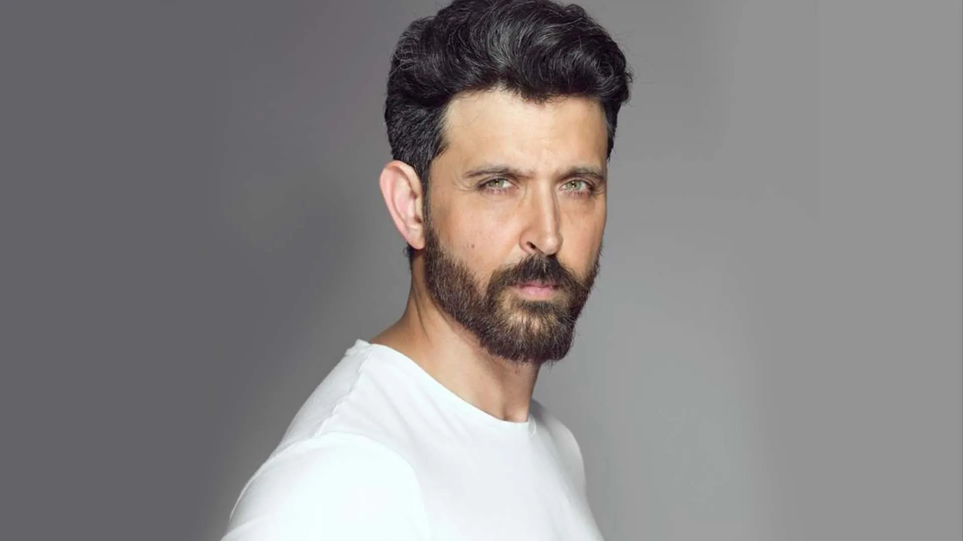 After the underperformance of Vikram Vedha and Fighter, trade experts open up on why success is eluding Hrithik Roshan: “Hrithik is not Sunny Deol. He’s a multiplex star. He’s disconnected from the masses. He should look into how South actors are connected with their fans and learn”